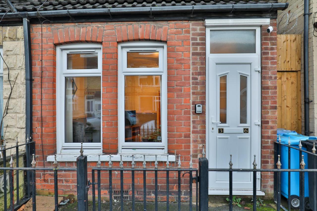 Devon St - Cozy Home, Free Easy Parking! Kingston upon Hull Exteriör bild
